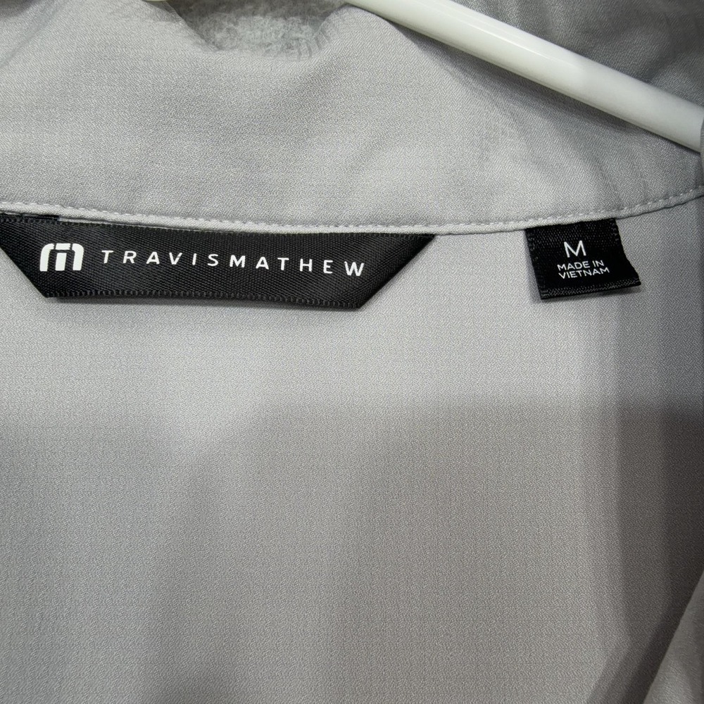 Travis Mathew Jacket Mens Medium Light Gray 1/2 Zip Windbreaker Golf Pullover - Picture 2 of 14